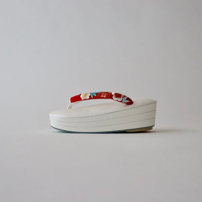刺繍 | 草履バッグセット | 振袖 | 礼装 | 赤 | 宝尽くし | 和小物さくら