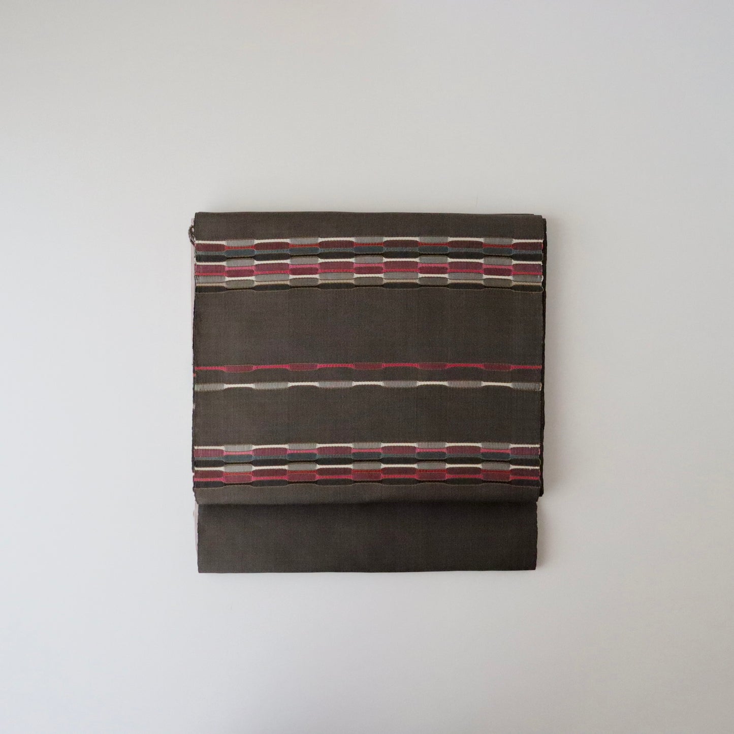 草木染手織 | 九寸名古屋帯 | 正絹 | 吉野間道 | 黒紅 | 錦霞染織工房 | 藤山千春