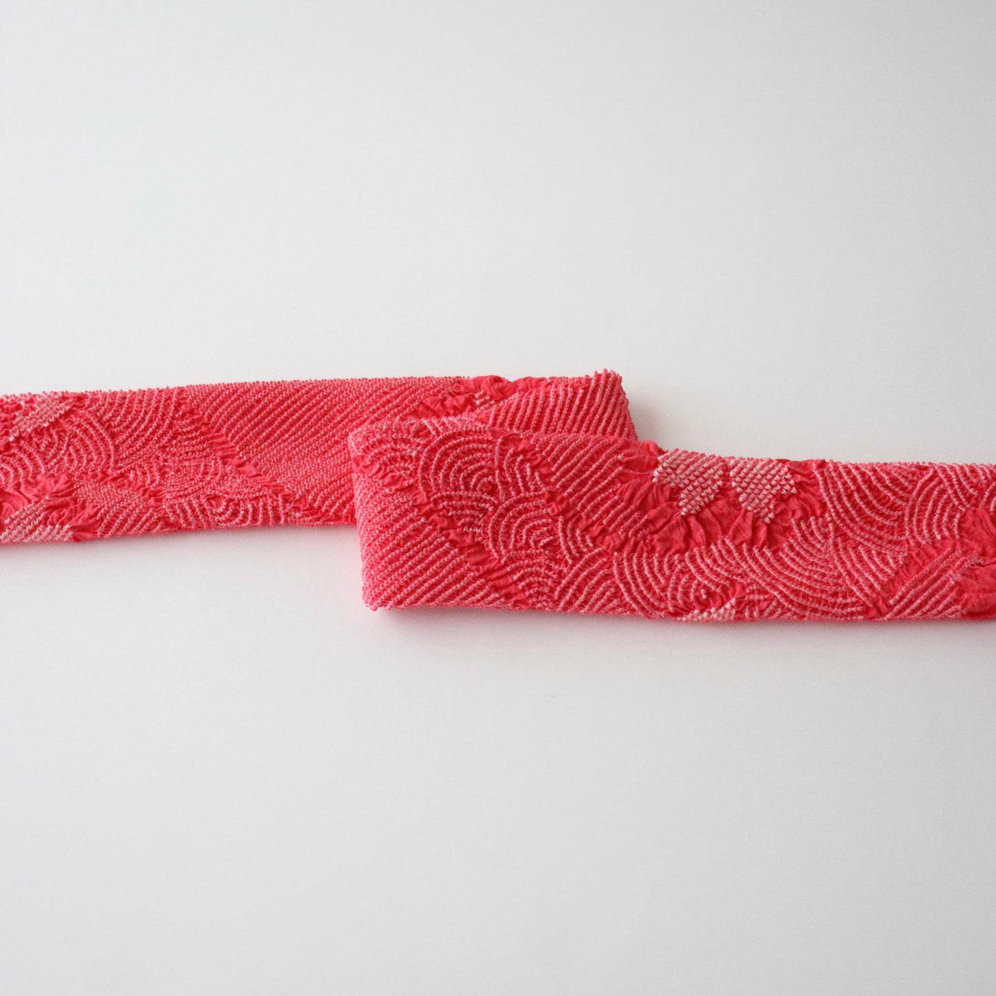 絞染帯揚げ「桜流水 - 躑躅色」