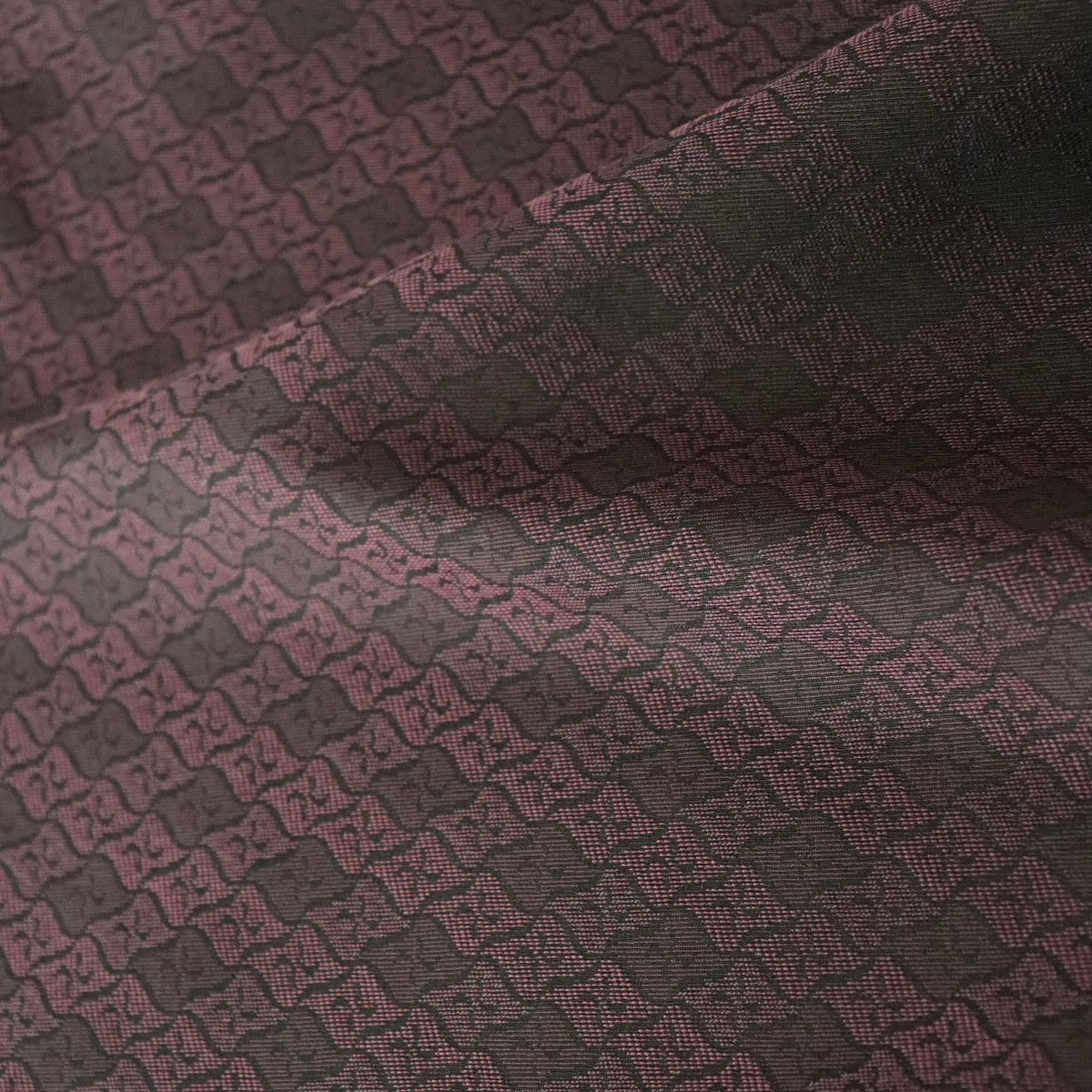 御召 | 着尺 | 正絹 | 葡萄色/黒 | 先練 | 北斎模様 | 卍繋ぎ
