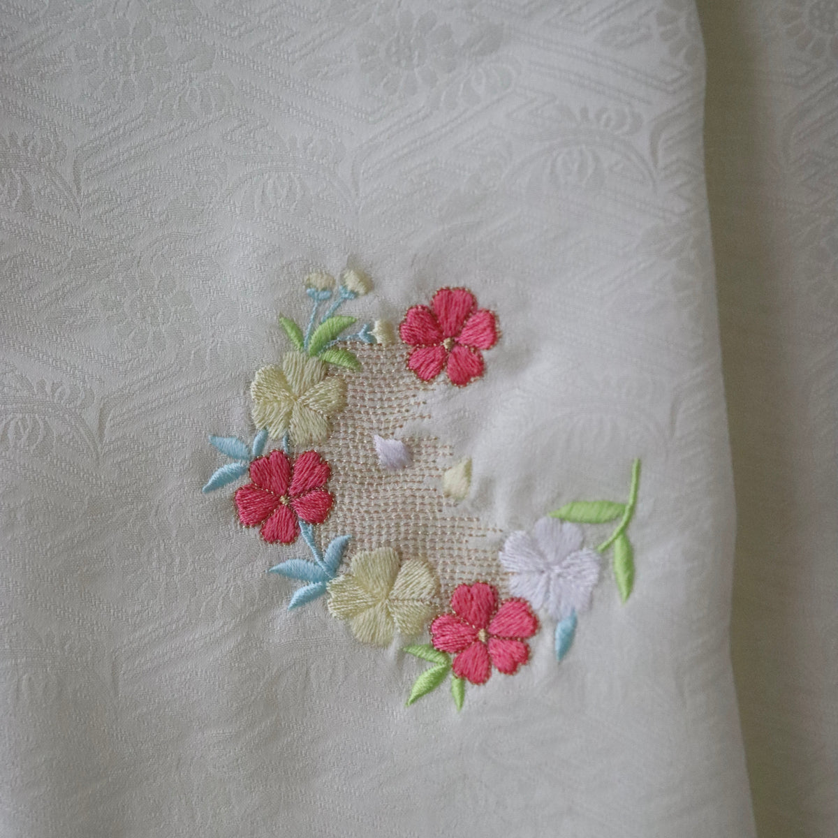 被布 | 七五三 | 三歳 | 正絹 | 薬玉 | 薄若芽色 | 刺繍
