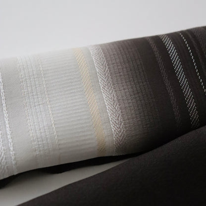 帯揚げ「紋意匠横段縫取暈し額縁取 - dk.g」和小物さくら