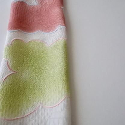帯揚げ | 袷・単衣向け | 雲三色暈し雲取横振刺繍 | 和小物さくら