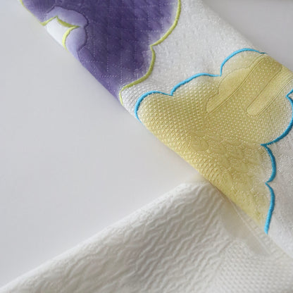 帯揚げ | 袷・単衣向け | 雲三色暈し雲取横振刺繍 | 和小物さくら