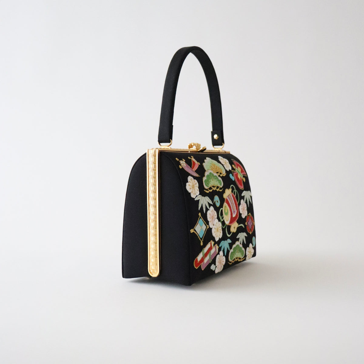 刺繍 | 草履バッグセット | 振袖 | 礼装 | 黒 | 宝尽くし | 和小物さくら