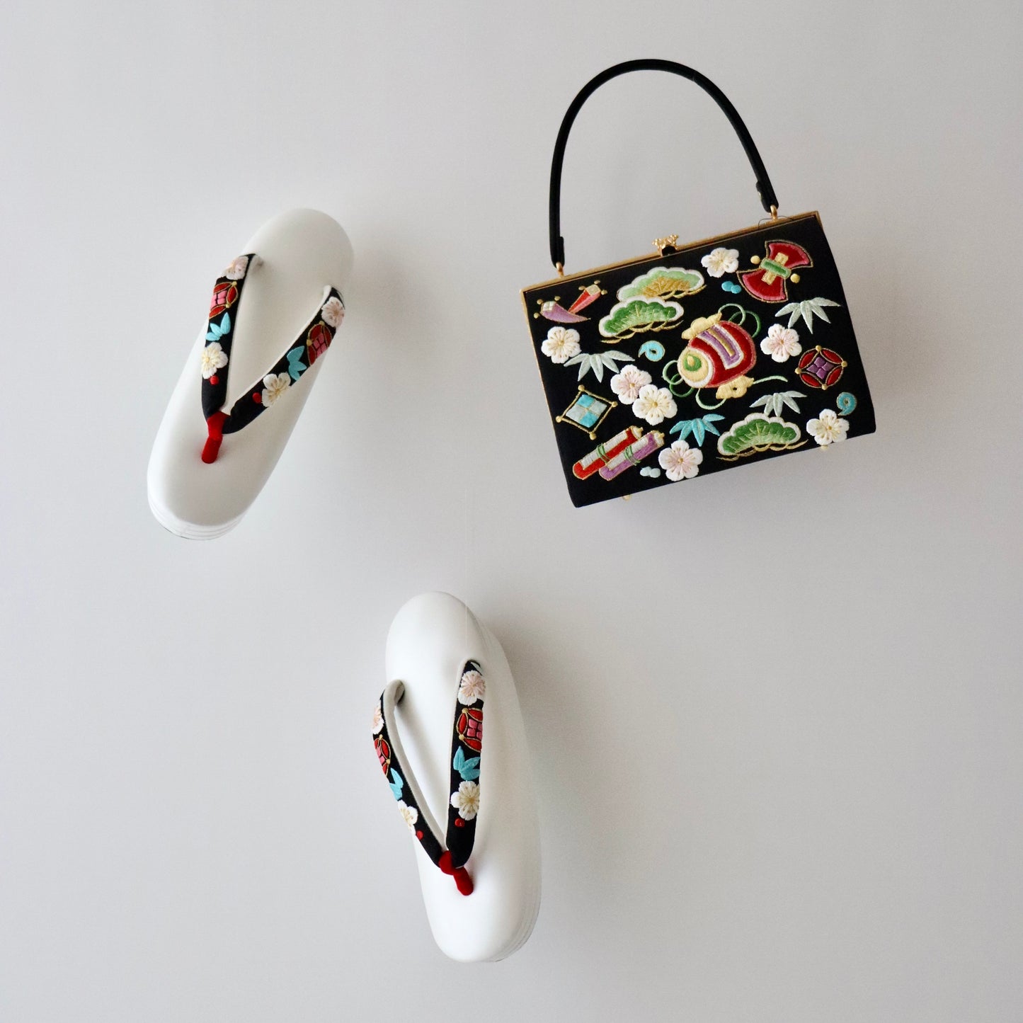 刺繍 | 草履バッグセット | 振袖 | 礼装 | 黒 | 宝尽くし | 和小物さくら
