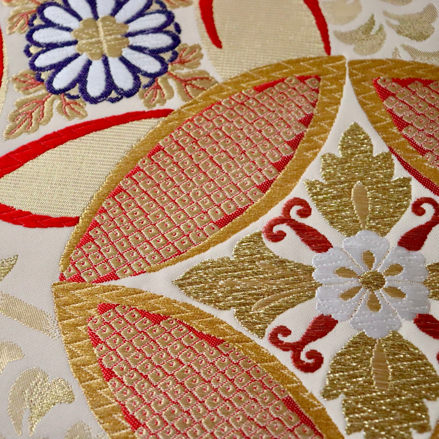 袋帯「唐花宝華文」洛陽織物