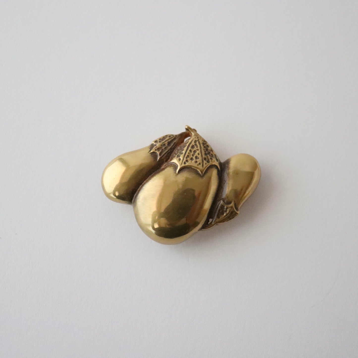 帯留「茄子 - gld」大原商店