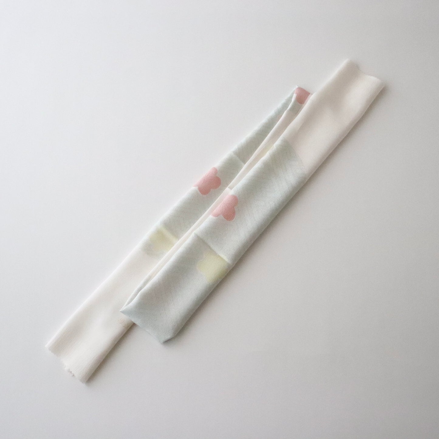 帯揚げ「縮緬縫取紗綾形手挿友禅 梅 - lt.p」和小物さくら